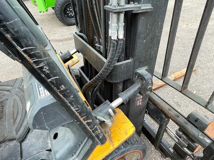 2019-hyundai-25lc-7a-image-23