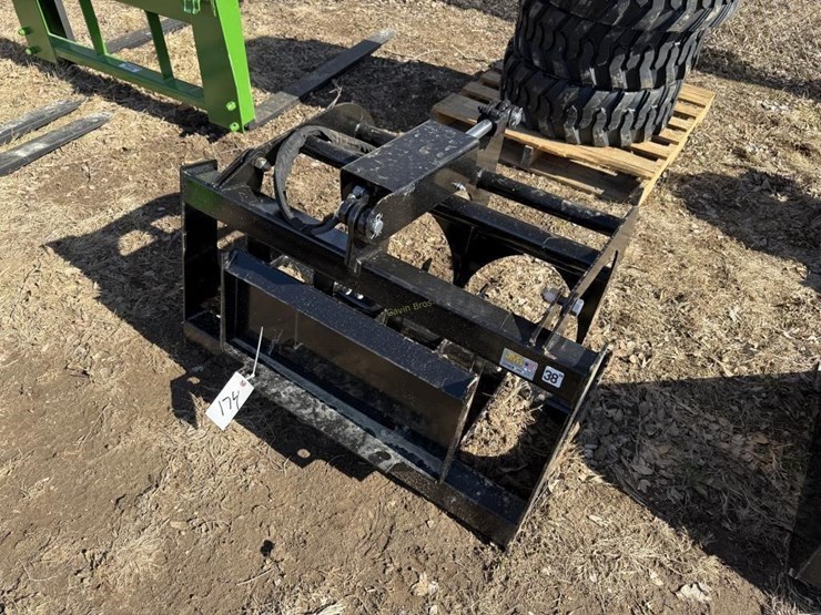 new-jmr-mini-skidsteer-38"-grapple-image-2