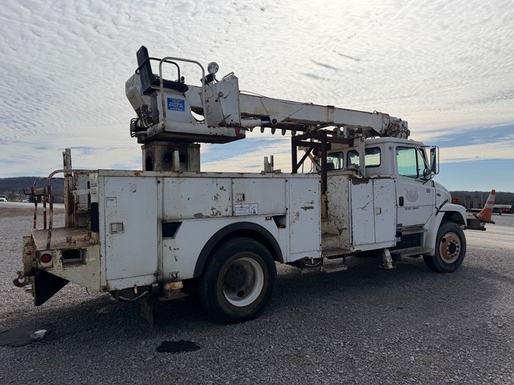 2002-freightliner-fl70-image-4