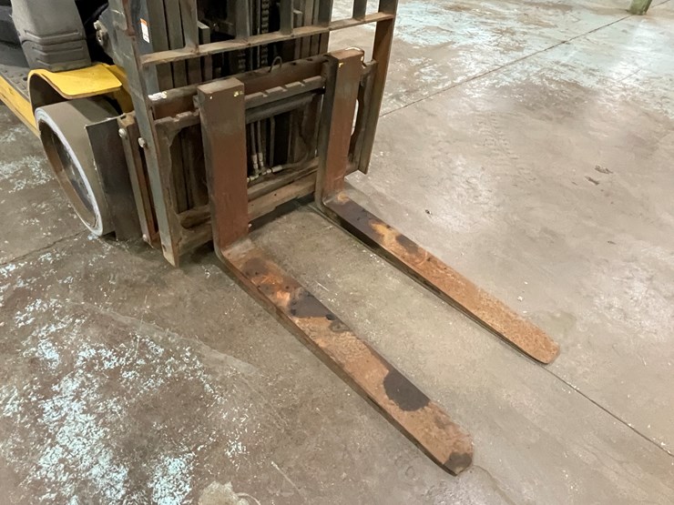 #169-•-2013-komatsu-30-propane-forklift-image-27