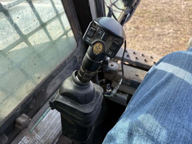 2008-bobcat-s185-image-14