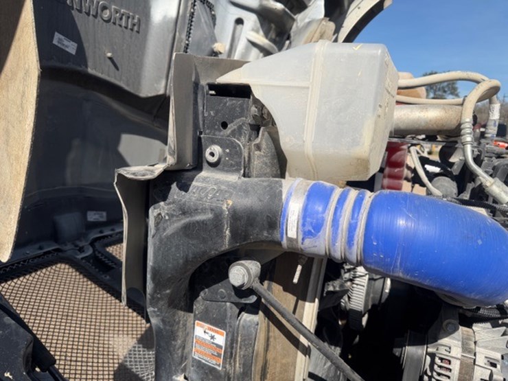 2024-kenworth-t880-image-67