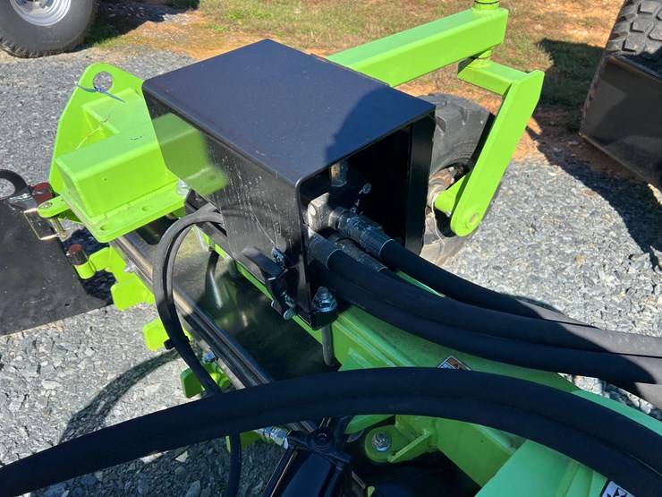 2022-white-251-image-8