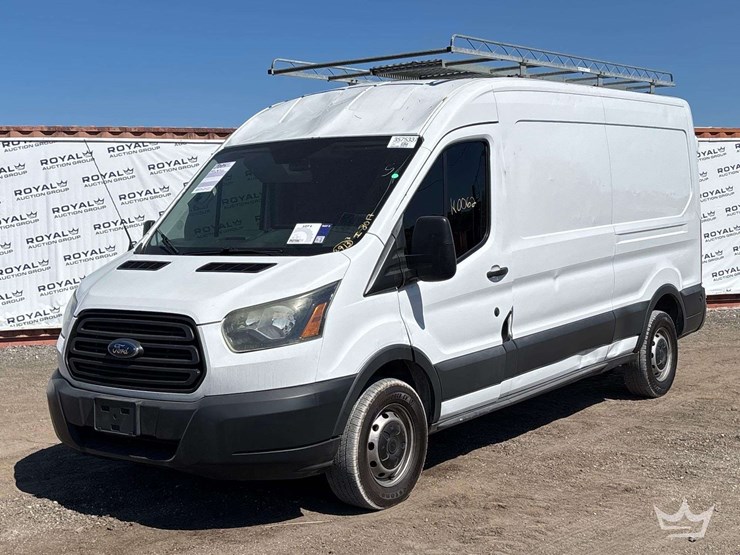 2015-ford-transit-image-1