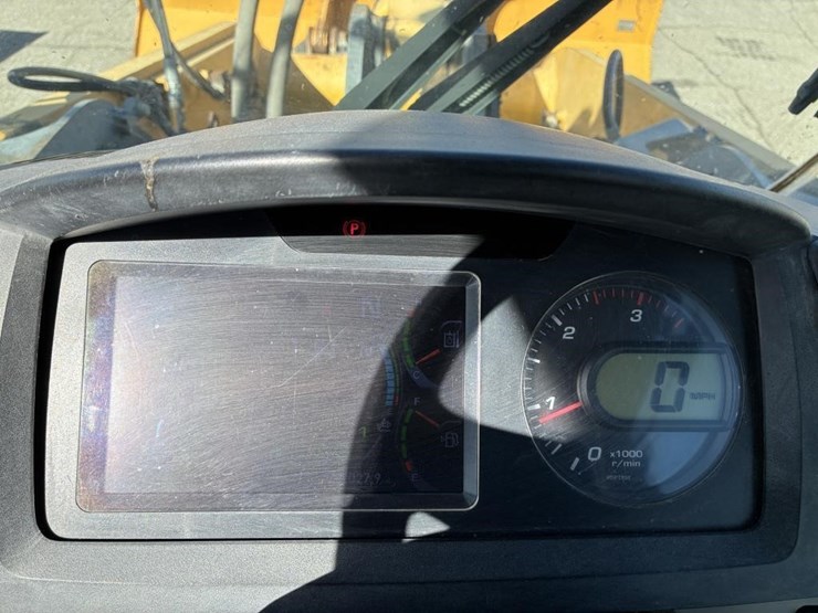 2017-komatsu-wa380-8-image-21