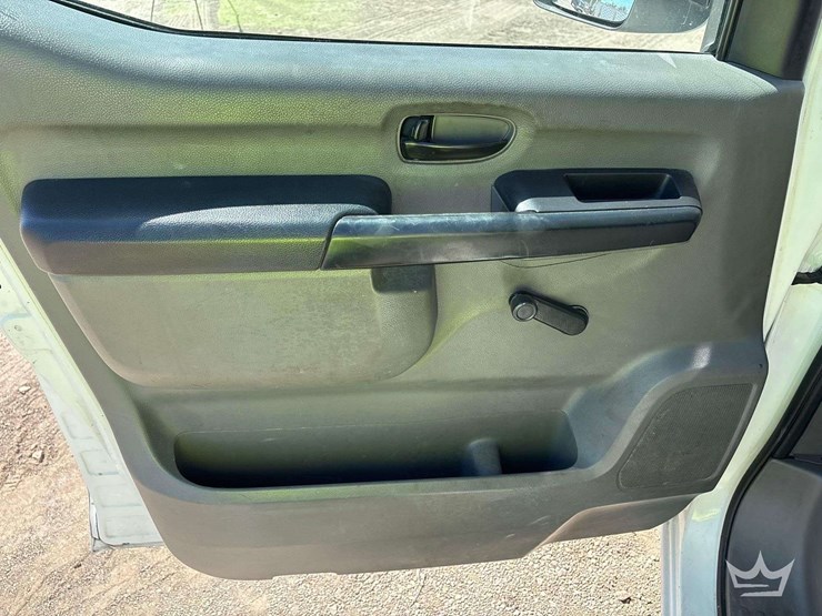 2016-nissan-nv2500-image-20