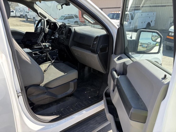 2015-ford-f150-xl-image-9