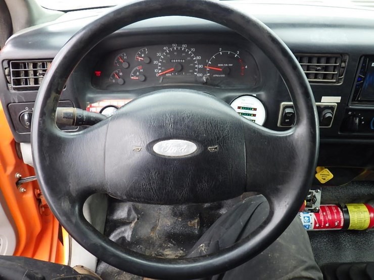 2004-ford-f650-image-40