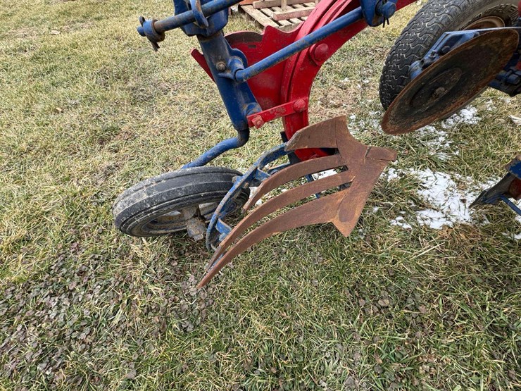 mccormick-little-genius-2-bottom-plow-image-7