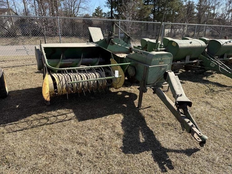 john-deere-24t-image-1