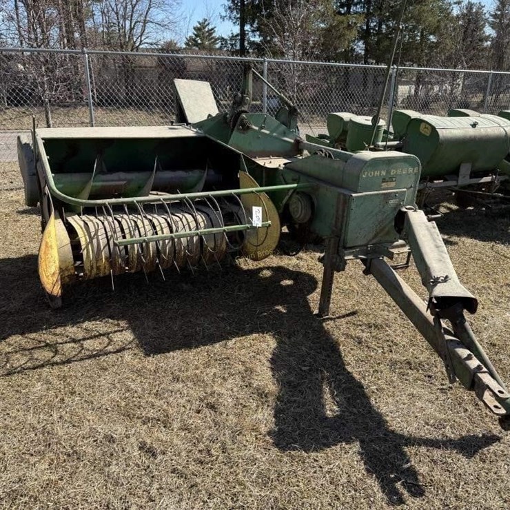JOHN DEERE 24T