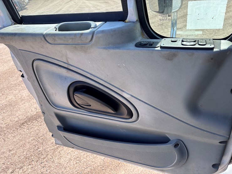 2007-international-8600-image-13