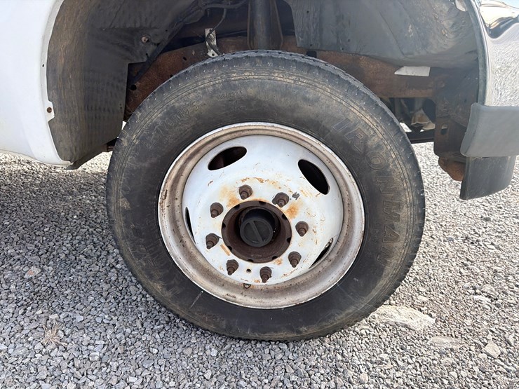 2001-ford-f550-image-12