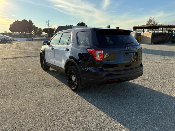 2018-ford-explorer-image-4