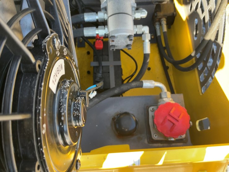 #1008-•-unused-landhero-t460-mini-skid-steer-loader-image-22