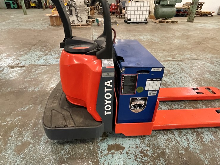 #231-•-toyota-ride-on-electric-pallet-jack-image-21