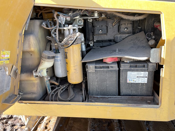 2011-caterpillar-d6k-image-20