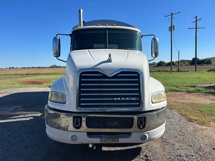 2012-mack-tender-truck-w/adams-rear-discharge-bed-auger-image-94