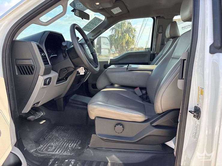 2017-ford-f250-image-15