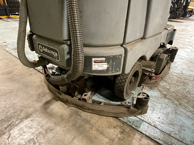 #193-•-advance-condor-axp-electric-floor-scrubber-image-14