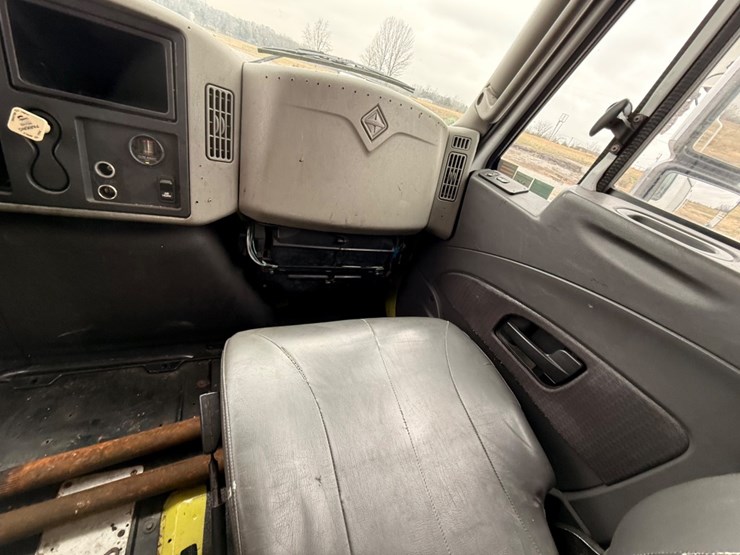 2012-international-durastar-4300-image-35