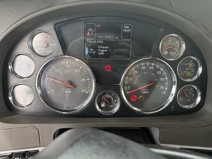 2018-kenworth-t880-image-14