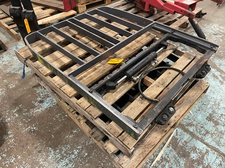 #7672-•-(2)-hydraulic-forklift-side-shift-carriages-image-2