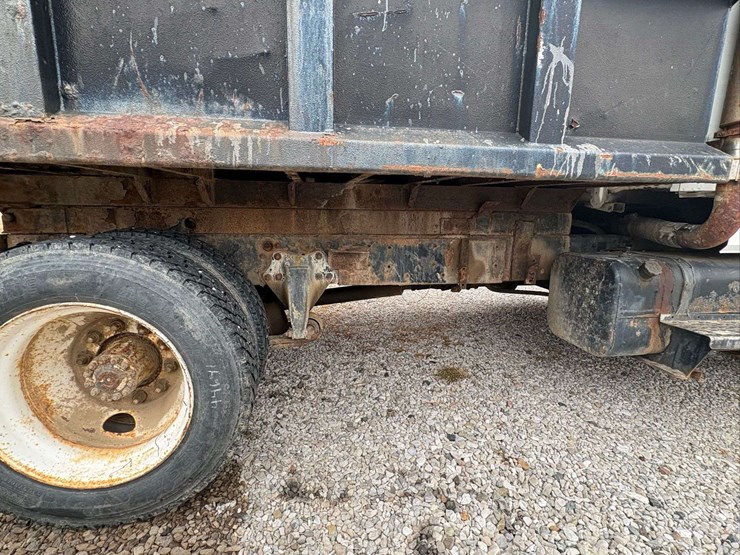 1996-freightliner-dump-truck-image-11