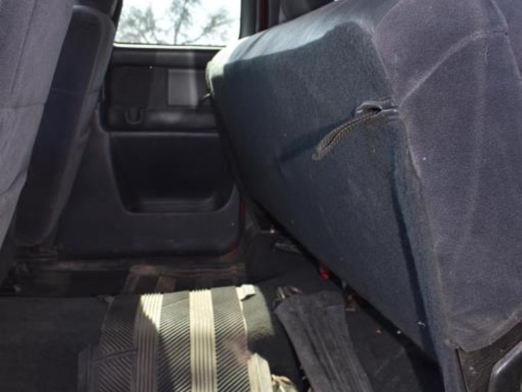 2001-chevrolet-2500-image-13