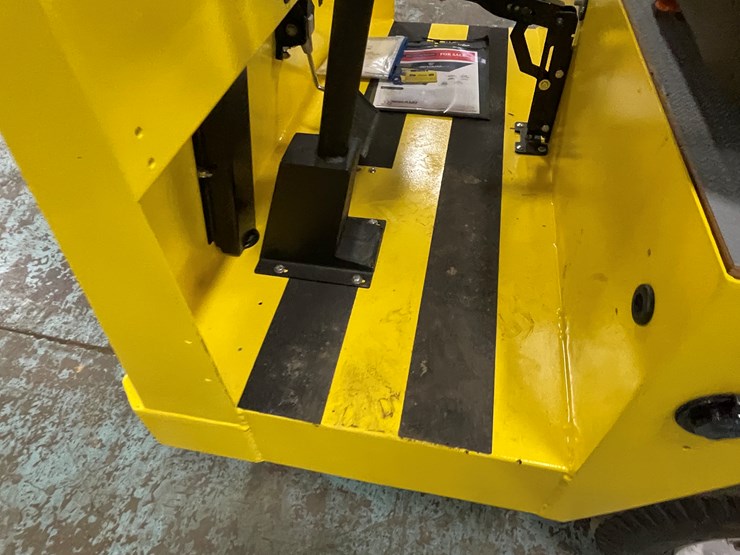 #187-•-columbia-payloader-electric-utility-vehicle-(new-old-stock-2022)-image-14