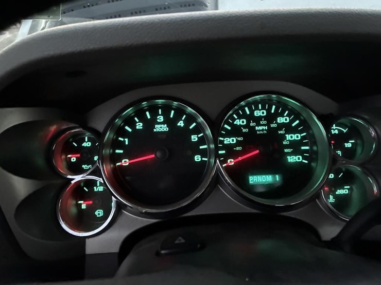 2011-chevrolet-2500-image-15