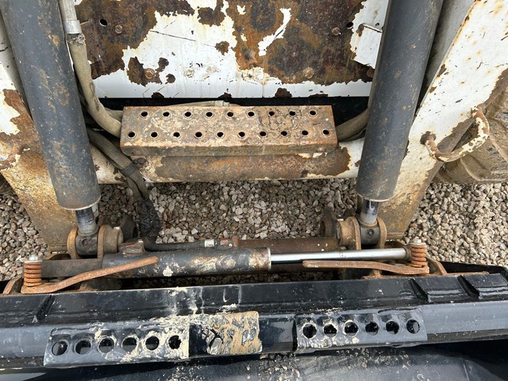 bobcat-s300-image-10