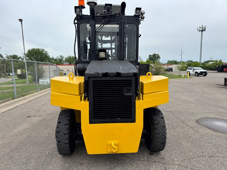 #108-•-2017-taylor-xh180-diesel-forklift-image-6