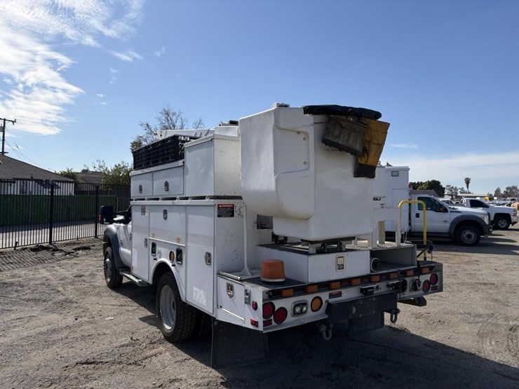 2016-ford-f550-image-4