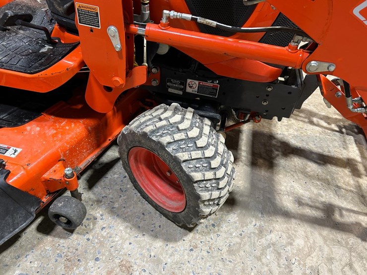2019-kubota-bx2380-image-13