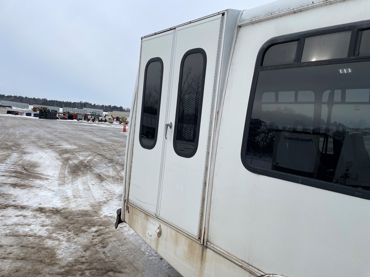 2014-ford-e450-image-24