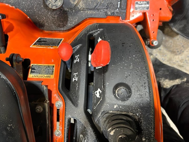 2019-kubota-bx2380-image-30