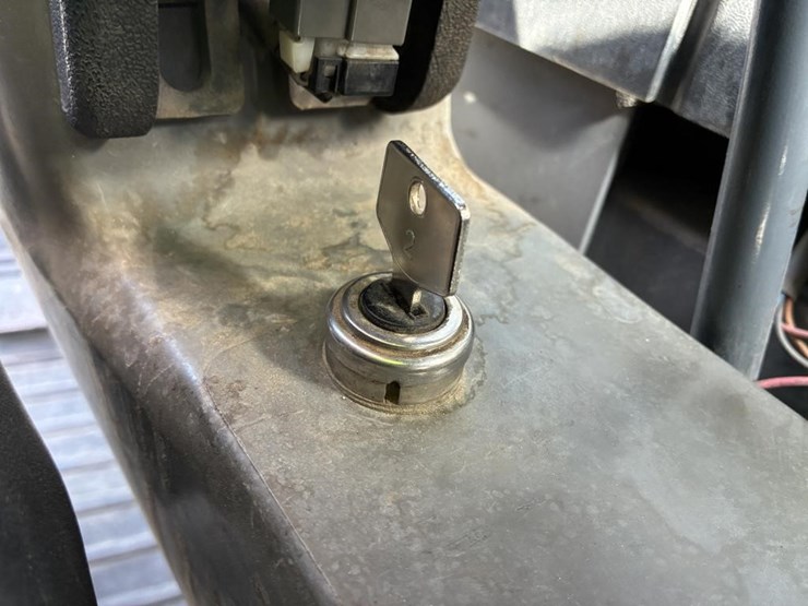 2017-takeuchi-tb2150-image-22