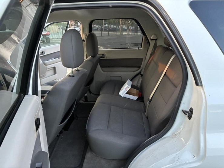 2009-ford-escape-image-10