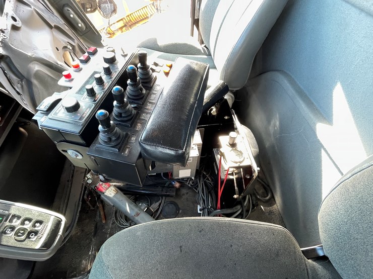 #1016-•-2007-international-plow-truck-(has-mn-title)-image-51