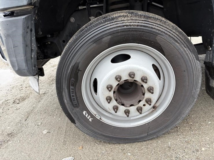 2011-ford-f550-image-5