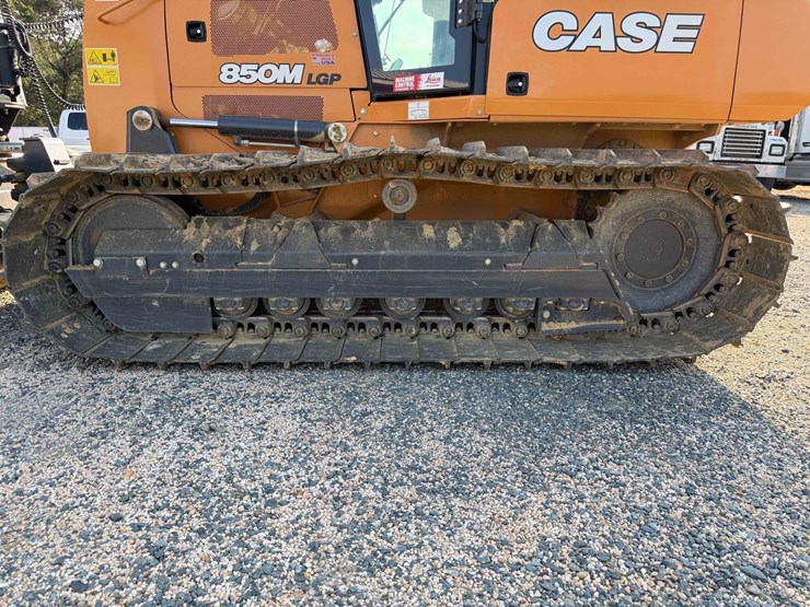 2021-case-850m-image-4