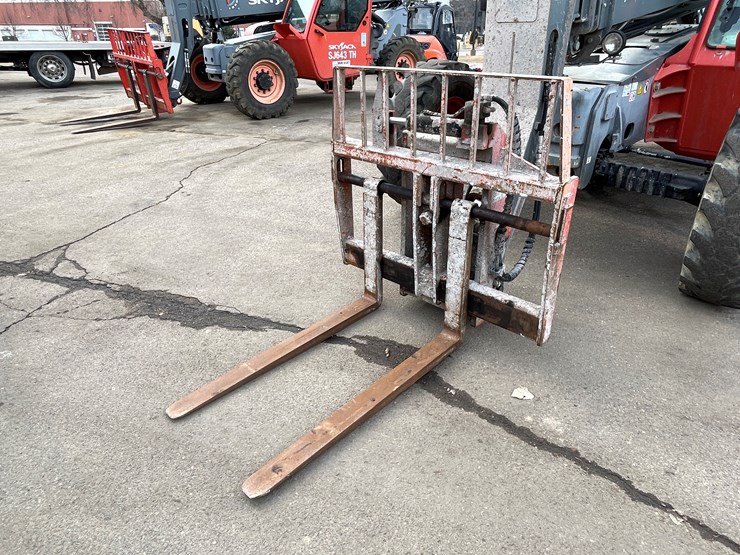 #133-•-2017-skyjack-sj643-telehandler-image-9