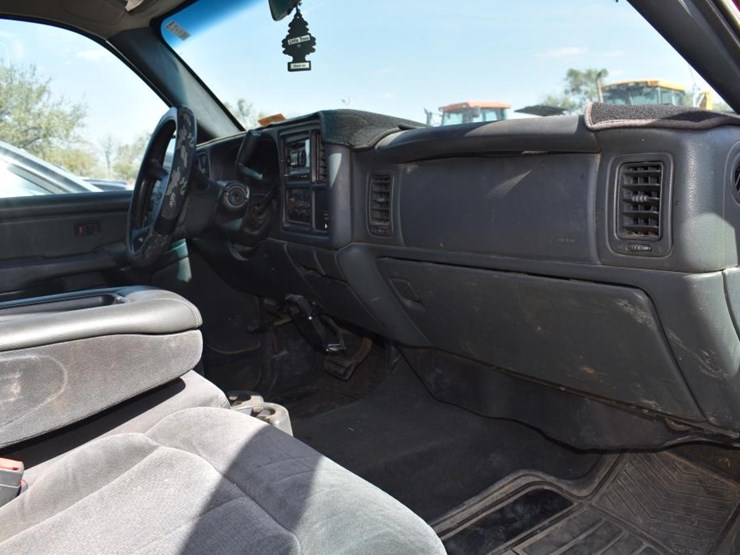 2001-chevrolet-2500-image-15