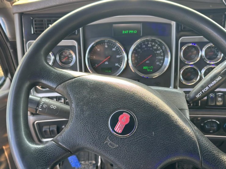 #119-•-2018-kenworth-log-truck-image-51