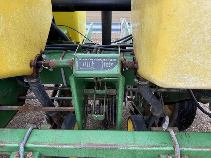 john-deere-1750-image-10