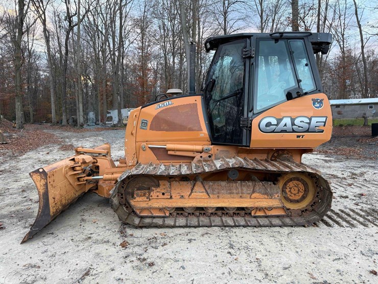 2014-case-650l-wt-image-1