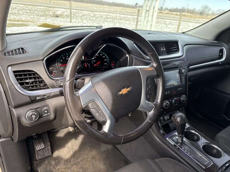 2015-chevrolet-traverse-image-15