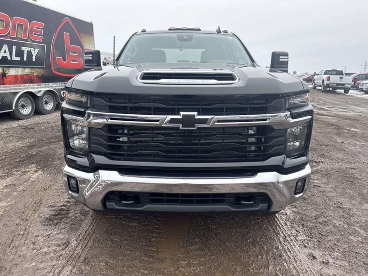 2024-chevrolet-3500-image-5