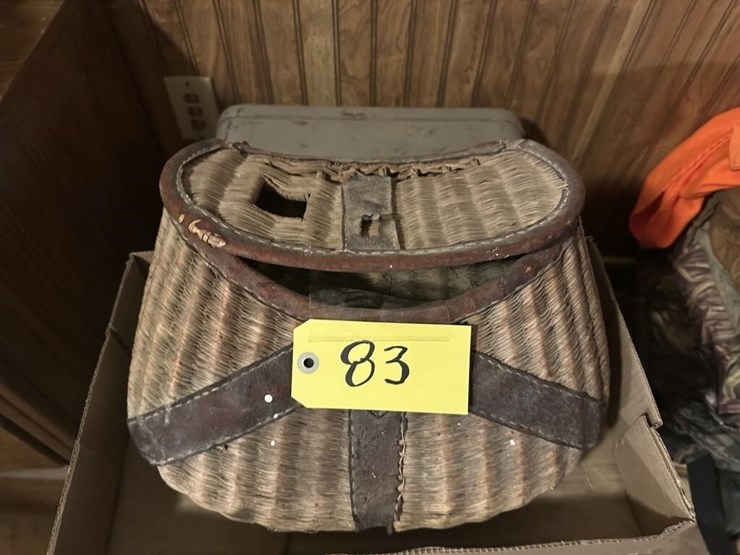 vintage-fishing-creel-image-1